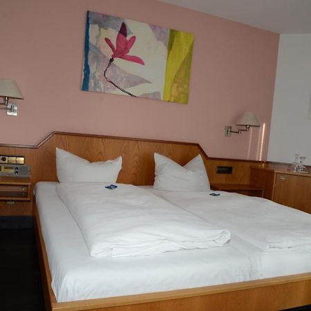 Hotel Mohren Ochsenhausen Ngoại thất bức ảnh