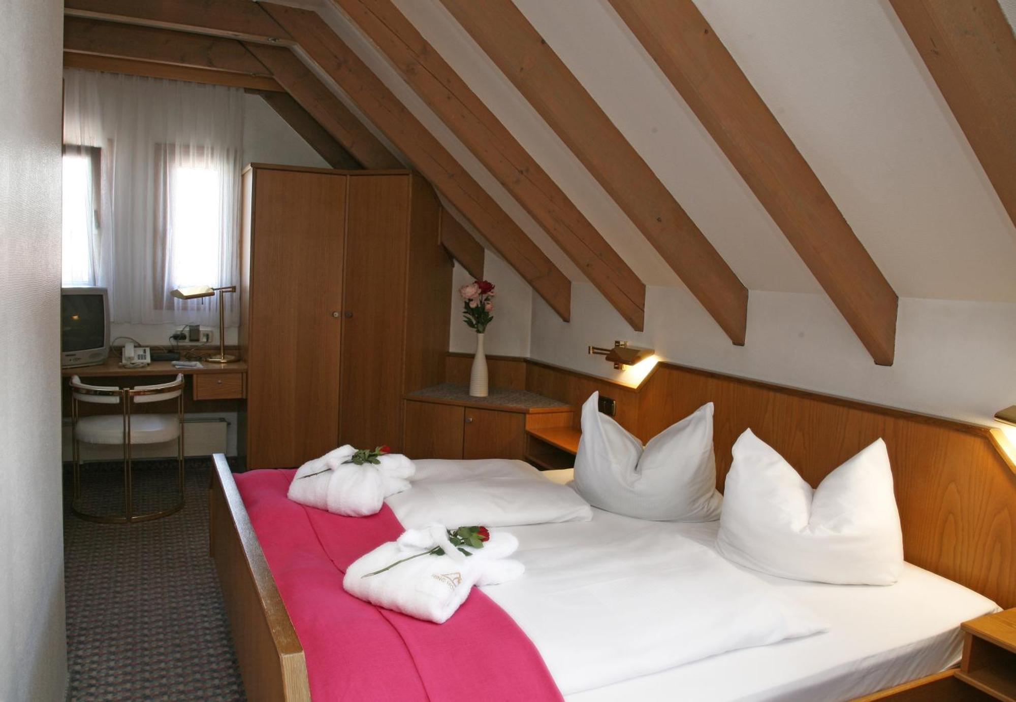 Hotel Mohren Ochsenhausen Ngoại thất bức ảnh