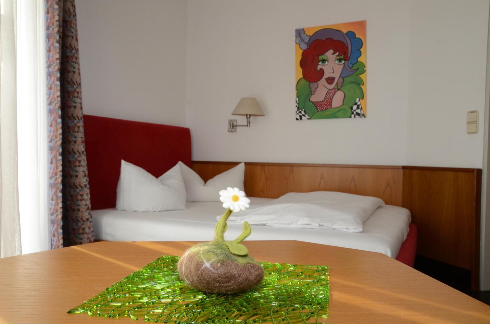 Hotel Mohren Ochsenhausen Ngoại thất bức ảnh