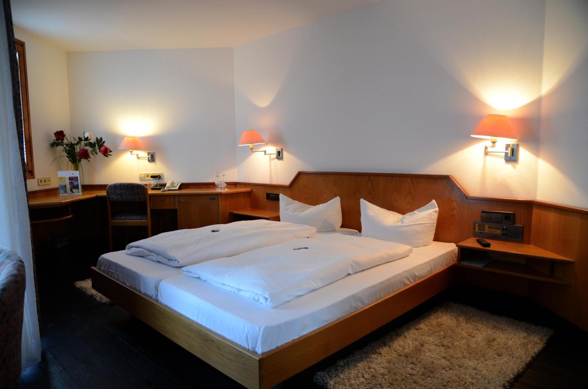 Hotel Mohren Ochsenhausen Ngoại thất bức ảnh