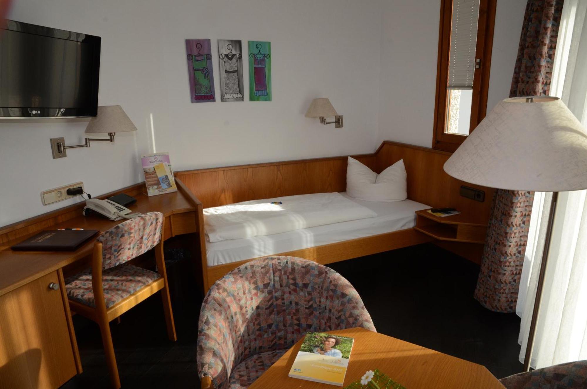 Hotel Mohren Ochsenhausen Ngoại thất bức ảnh