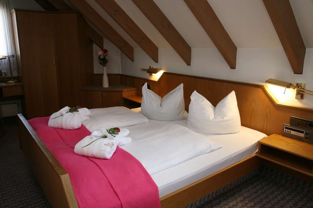Hotel Mohren Ochsenhausen Phòng bức ảnh